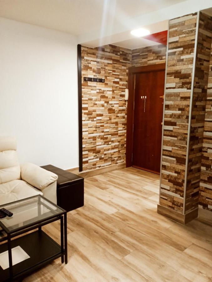 Precioso Apartamento 3 Habitaciones. Con Patio. Камас Екстериор снимка