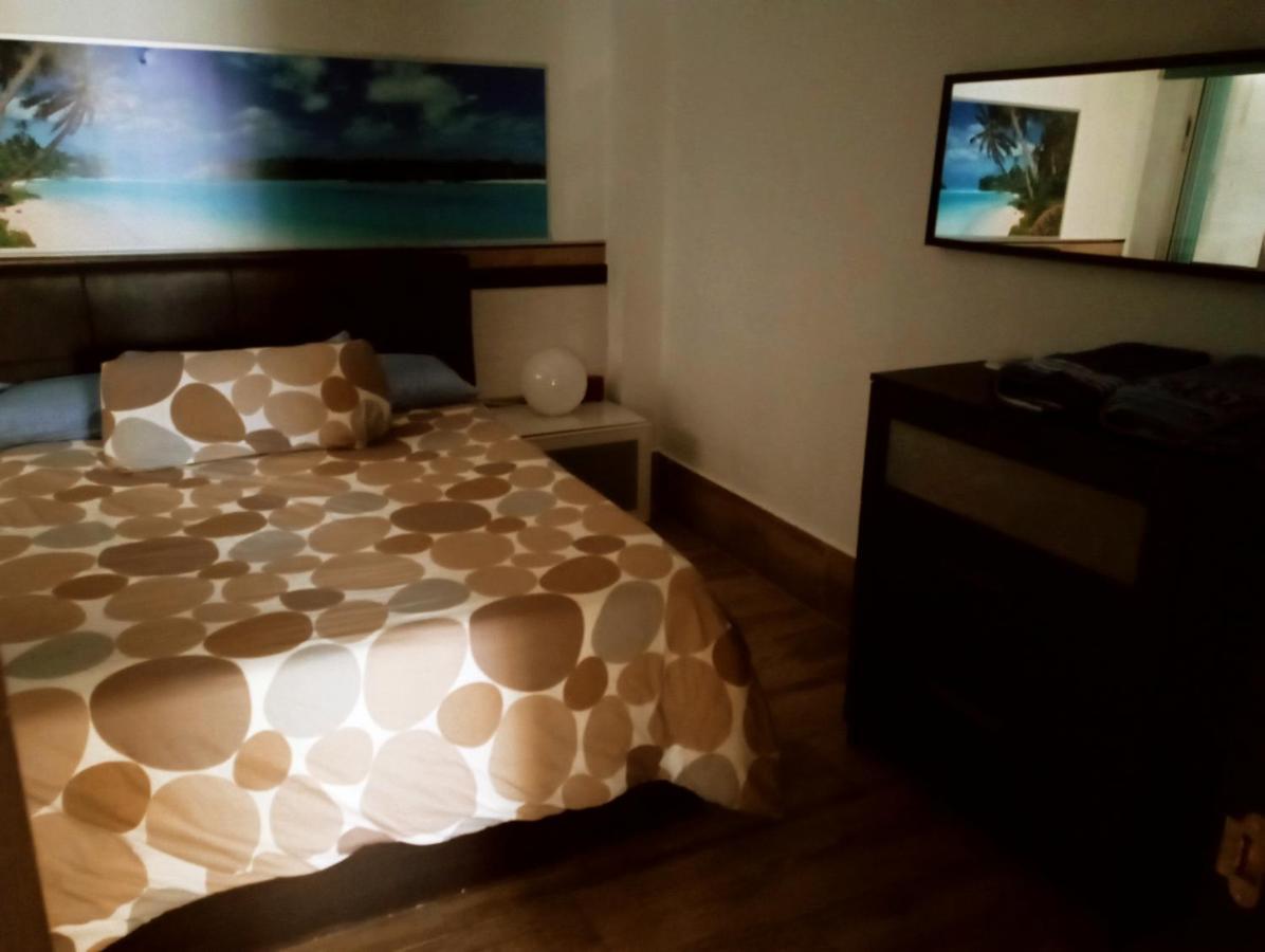 Precioso Apartamento 3 Habitaciones. Con Patio. Камас Екстериор снимка