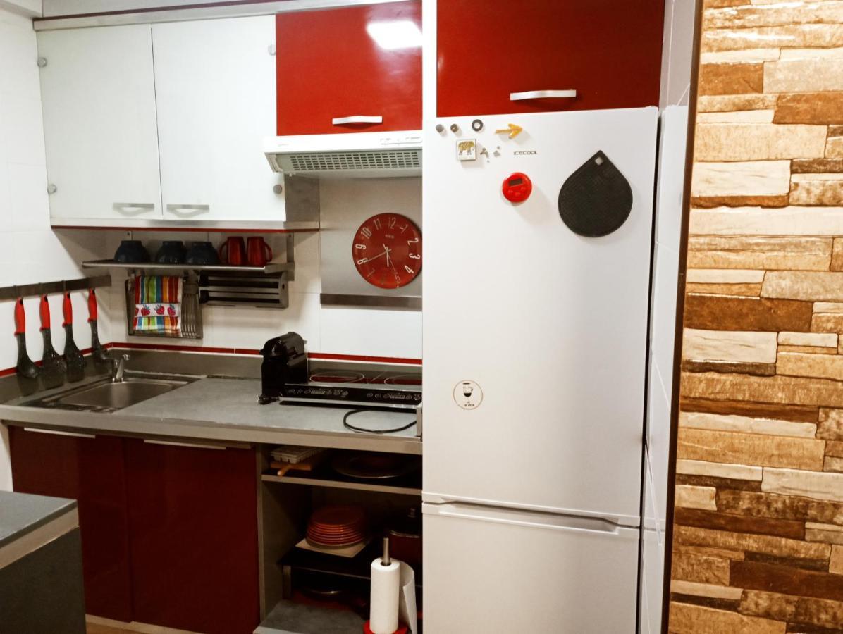 Precioso Apartamento 3 Habitaciones. Con Patio. Камас Екстериор снимка