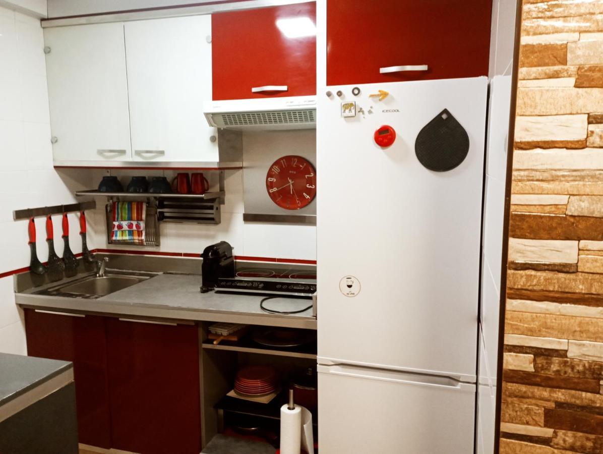 Precioso Apartamento 3 Habitaciones. Con Patio. Камас Екстериор снимка